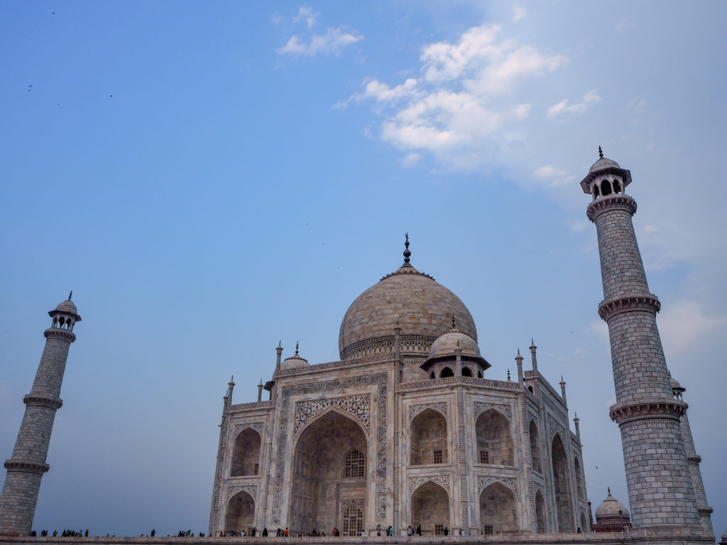 Taj Mahal à Agra - Voyage en famille Inde du Nord - Partir avec ses enfants au Rajasthan - La Famille Nomade t'emmène dans ses sacs à dos