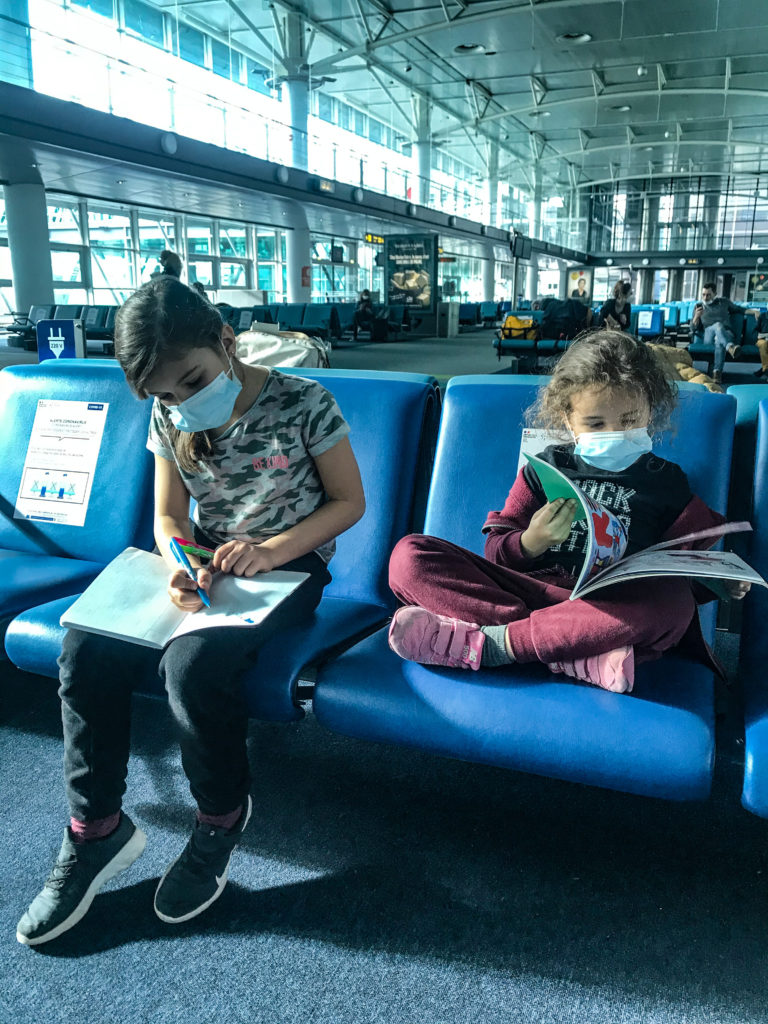 Aéroport Marseille Pandémie Covid 19 Voyage au Senegal avec des enfants