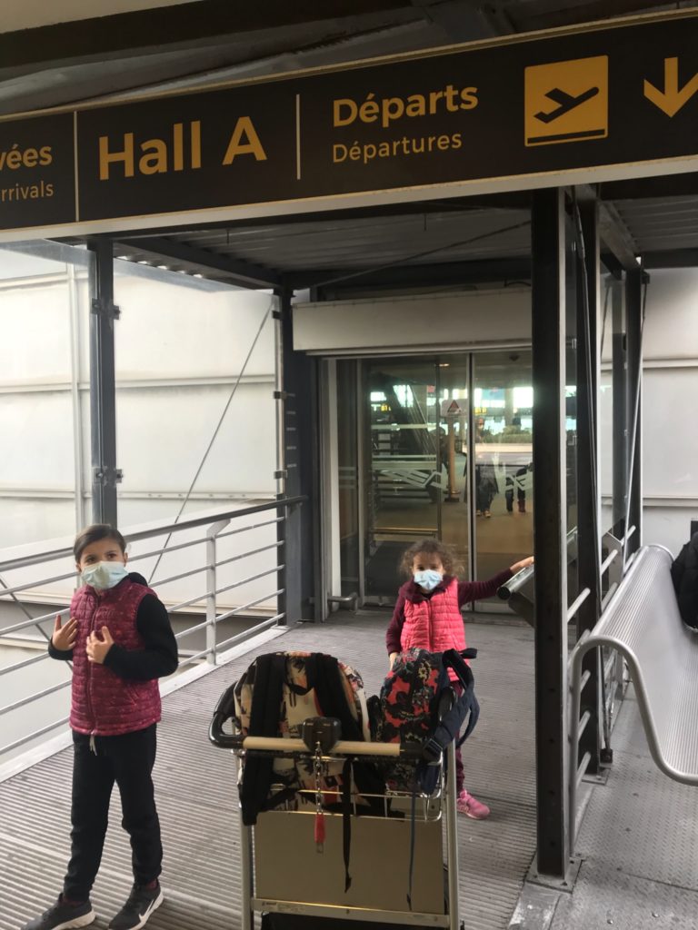 Aéroport - Voyage au sénégal avec des enfants - Pandémie Covid 19