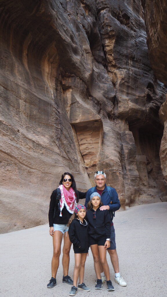 Petra - Al Khazneh - le trésor - Jordanie - voyage en famille avec enfants - La Famille nomade